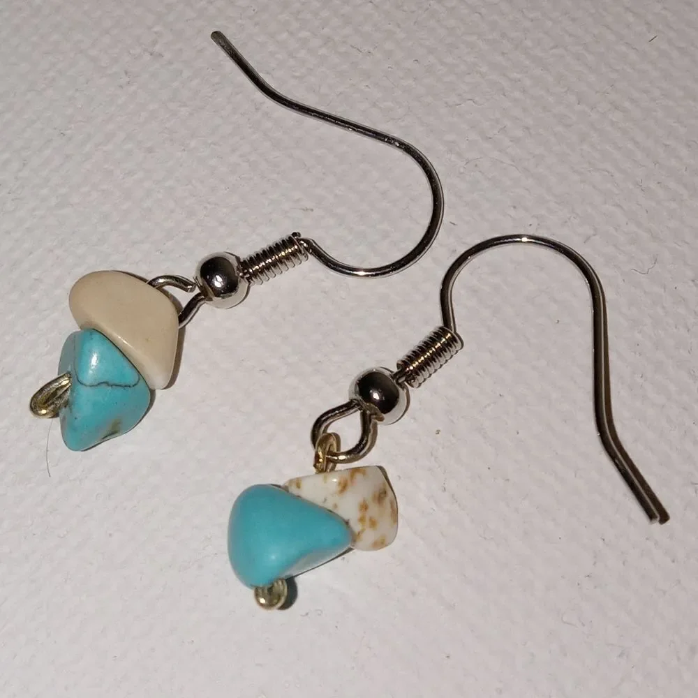 5/$25 CLEARANCE Teal and white stone chip earrings